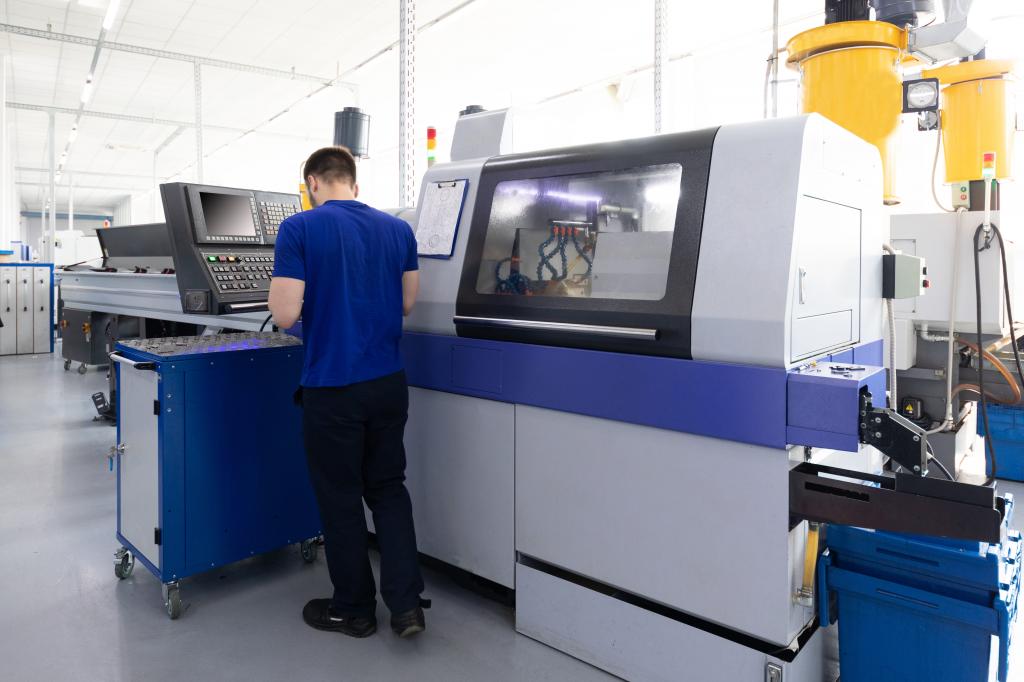 operator-metal-processing-equipment-factory.jpg operator-metal-processing-equipment-factory.jpg